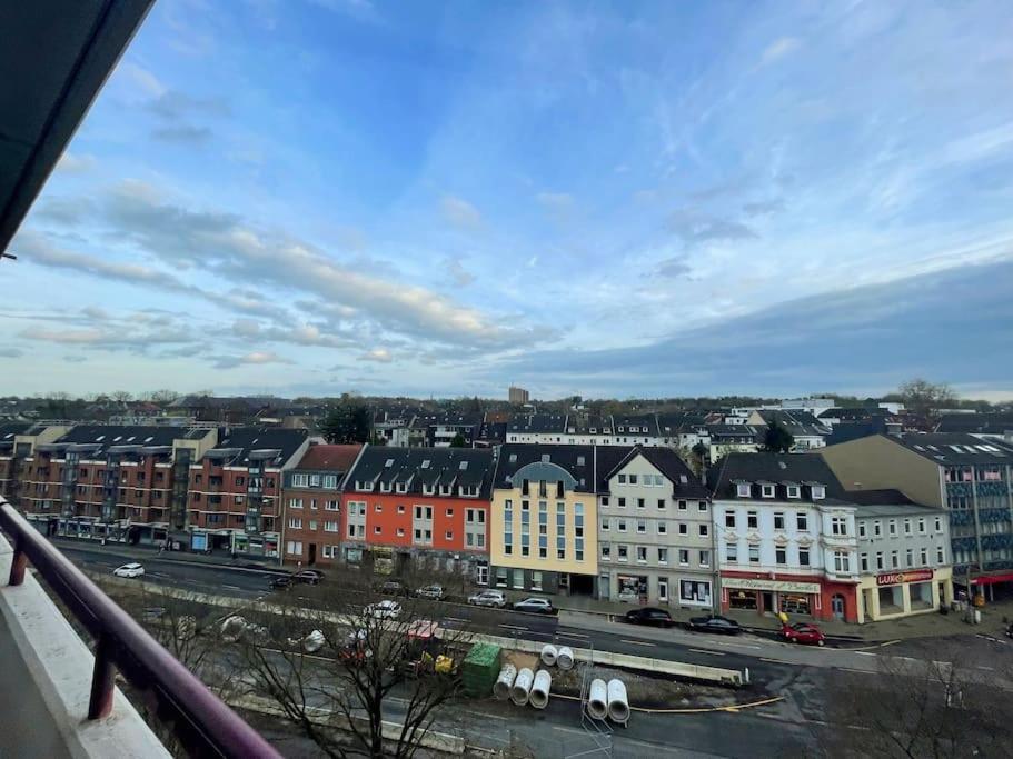 Grosse 3-Zimmer Wohnung, Zentrale Lage. Mülheim an der Ruhr Esterno foto