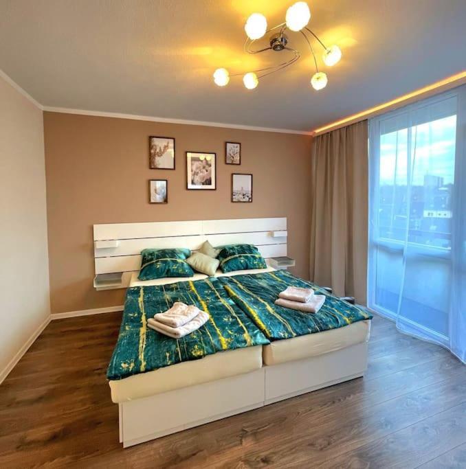 Grosse 3-Zimmer Wohnung, Zentrale Lage. Mülheim an der Ruhr Esterno foto