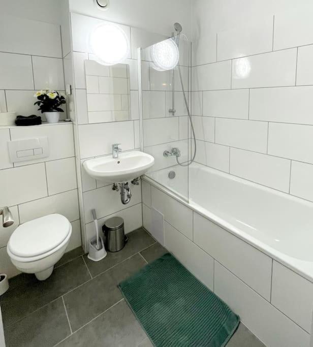 Grosse 3-Zimmer Wohnung, Zentrale Lage. Mülheim an der Ruhr Esterno foto