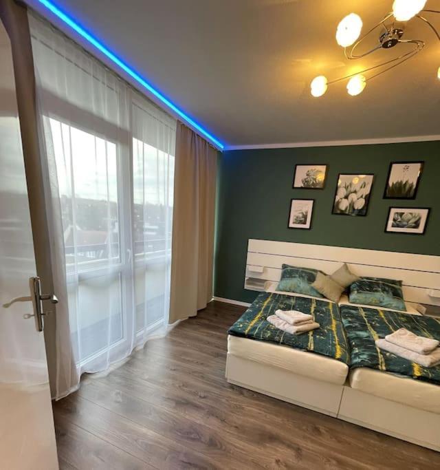 Grosse 3-Zimmer Wohnung, Zentrale Lage. Mülheim an der Ruhr Esterno foto