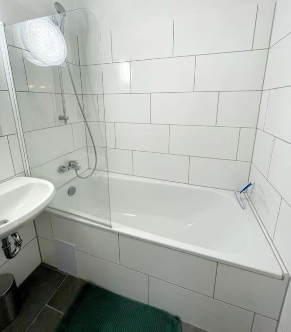 Grosse 3-Zimmer Wohnung, Zentrale Lage. Mülheim an der Ruhr Esterno foto