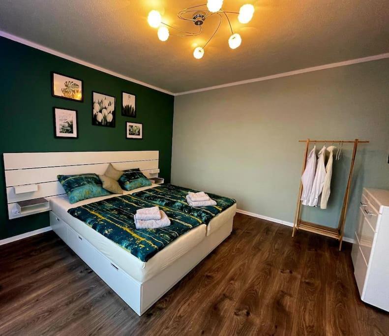 Grosse 3-Zimmer Wohnung, Zentrale Lage. Mülheim an der Ruhr Esterno foto