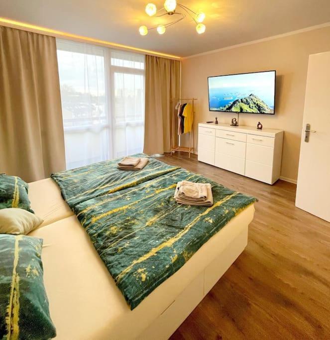 Grosse 3-Zimmer Wohnung, Zentrale Lage. Mülheim an der Ruhr Esterno foto